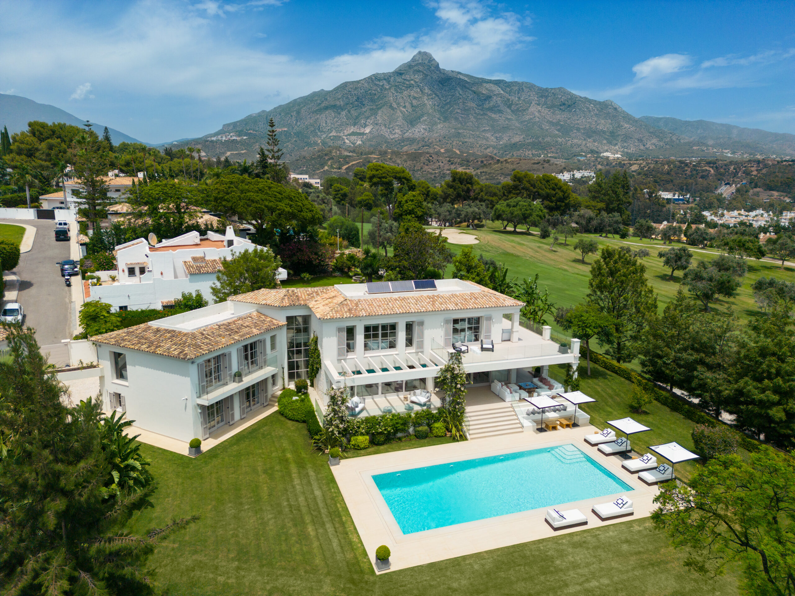 Villa Aura