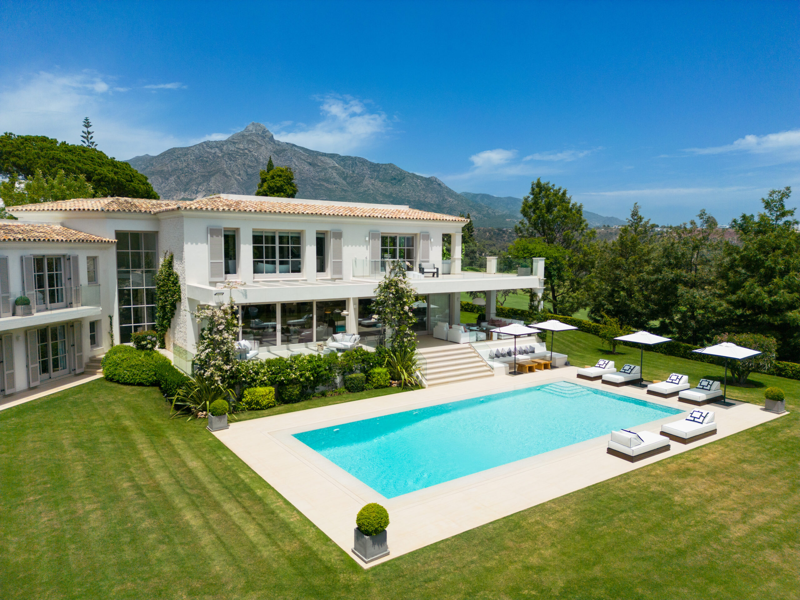 Villa Aura