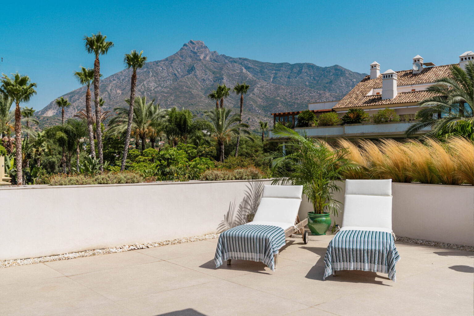 Penthouse Estelle