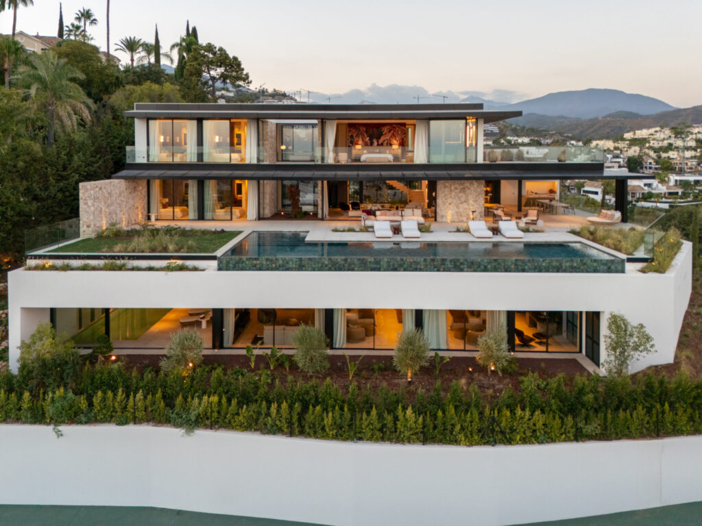 Villas-with-sea-views-for-sale-in-Marbella.