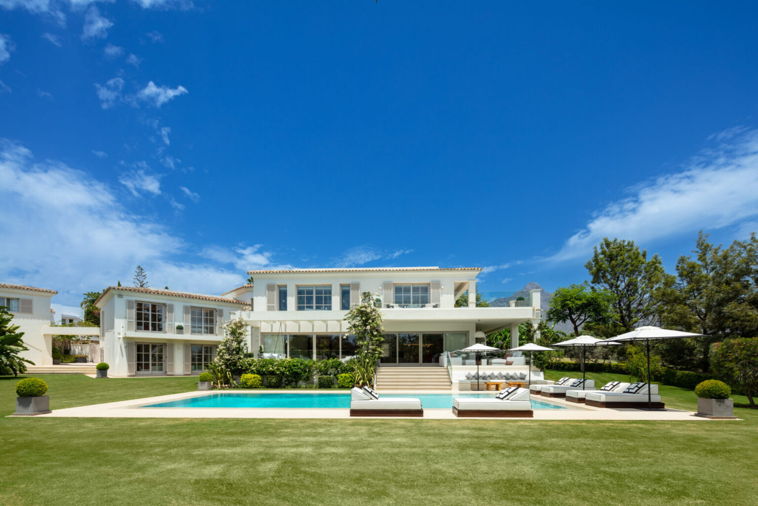 Villa Aura
